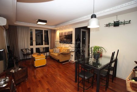 Apartamento com 96m², 2 quartos, 1 suíte, 1 vaga, no bairro Rio Branco em Porto Alegre