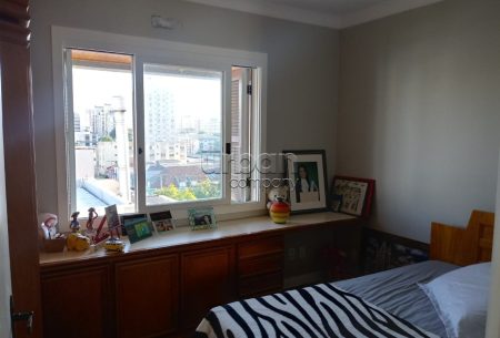 Apartamento com 105m², 3 quartos, 1 suíte, 1 vaga, no bairro Rio Branco em Porto Alegre