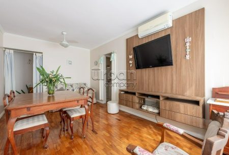 Apartamento com 74m², 2 quartos, 1 suíte, 1 vaga, no bairro Jardim do Salso em Porto Alegre