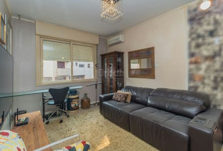 Apartamento com 78m², 2 quartos, 1 vaga, no bairro SANTA CECÍLIA em Porto Alegre