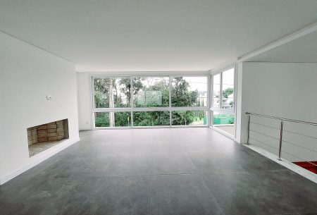 Casa em Condomínio com 256m², 3 quartos, 3 suítes, 2 vagas, no bairro Hipica em Porto Alegre