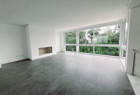 Casa em Condomínio com 256m², 3 quartos, 3 suítes, 2 vagas, no bairro Hipica em Porto Alegre