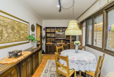 Apartamento Garden com 83m², 3 quartos, 1 vaga, no bairro Jardim Lindoia em Porto Alegre