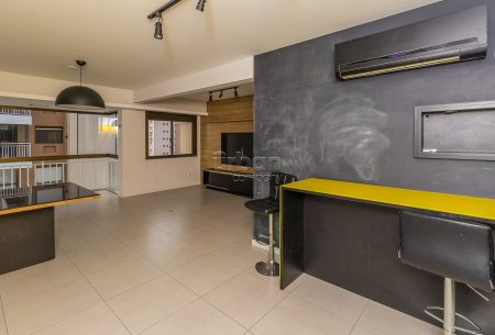 Apartamento com 83m², 3 quartos, 1 suíte, 2 vagas, no bairro Passo da Areia em Porto Alegre