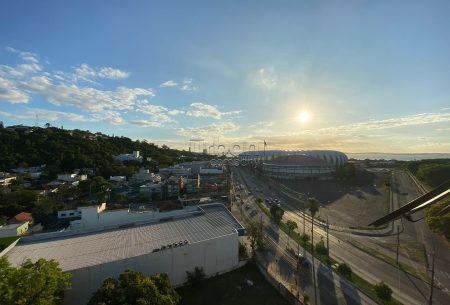 Apartamento com 86m², 3 quartos, 1 suíte, 2 vagas, no bairro Praia de Belas em Porto Alegre