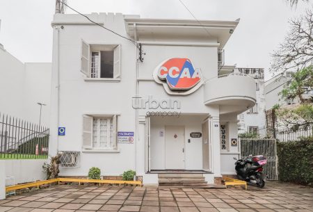 Casa com 157m², 3 quartos, 4 vagas, no bairro Auxiliadora em Porto Alegre