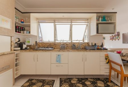 Apartamento com 87m², 2 quartos, 1 suíte, 2 vagas, no bairro Petrópolis em Porto Alegre