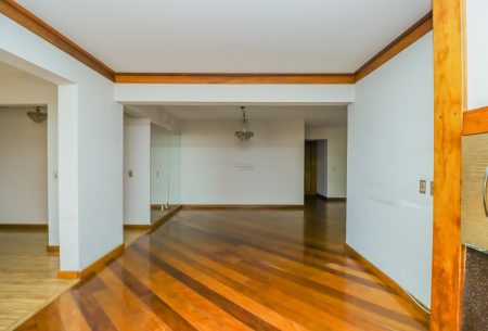 Apartamento com 288m², 3 quartos, 1 suíte, 2 vagas, no bairro Petrópolis em Porto Alegre