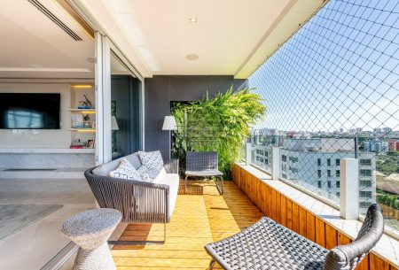 Apartamento com 315m², 4 quartos, 4 suítes, 4 vagas, no bairro Jardim Europa em Porto Alegre