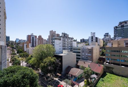 Cobertura com 244m², 3 quartos, 1 suíte, 4 vagas, no bairro Auxiliadora em Porto Alegre