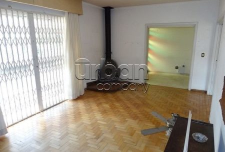 Casa com 205m², 3 quartos, 1 suíte, 2 vagas, no bairro Chácara da Pedras em Porto Alegre