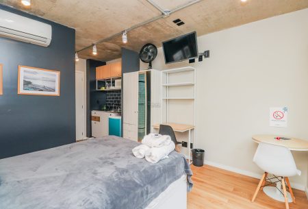 Loft com 20m², 1 quarto, no bairro Santa Cecília em Porto Alegre