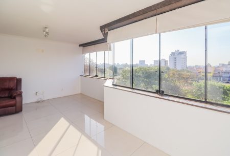 Cobertura com 255m², 3 quartos, 1 suíte, 2 vagas, no bairro Jardim Planalto em Porto Alegre