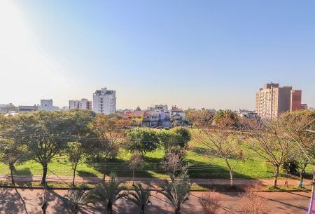 Cobertura com 255m², 3 quartos, 1 suíte, 2 vagas, no bairro Jardim Planalto em Porto Alegre