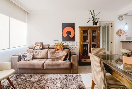 Apartamento com 65m², 2 quartos, 1 suíte, 1 vaga, no bairro Mont Serrat em Porto Alegre