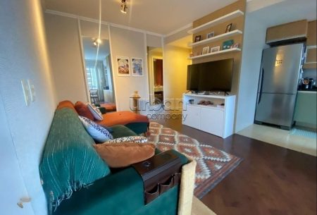 Apartamento com 61m², 2 quartos, 1 suíte, 1 vaga, no bairro Rio Branco em Porto Alegre