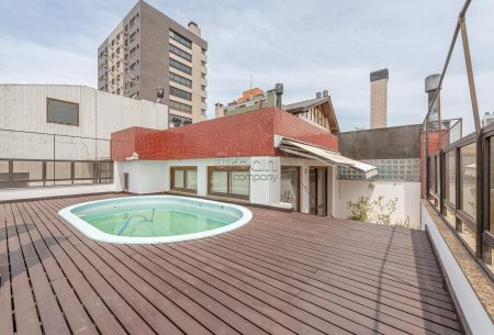 Cobertura com 237m², 3 quartos, 1 suíte, 4 vagas, no bairro Petrópolis em Porto Alegre