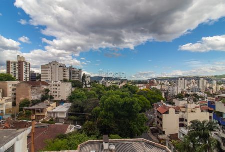 Apartamento com 67m², 2 quartos, 1 suíte, 2 vagas, no bairro Petrópolis em Porto Alegre