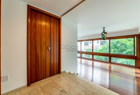 Apartamento com 189m², 3 quartos, 1 suíte, 3 vagas, no bairro Moinhos de Vento em Porto Alegre