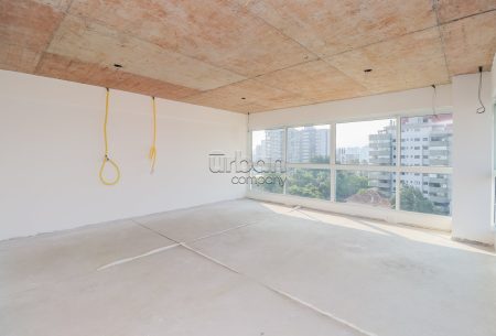 Apartamento com 130m², 3 quartos, 1 suíte, 2 vagas, no bairro Petrópolis em Porto Alegre