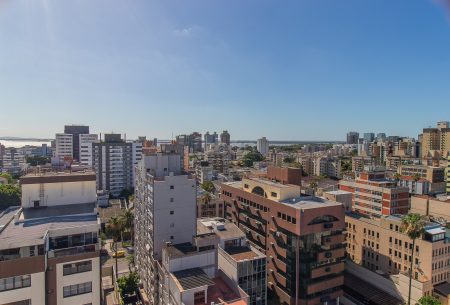 Apartamento com 87m², 3 quartos, 1 suíte, 2 vagas, no bairro Menino Deus em Porto Alegre