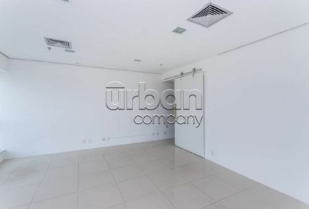 Sala com 42m², 1 vaga, no bairro Cristal em Porto Alegre