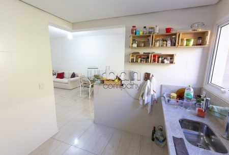 Casa em Condomínio com 250m², 3 quartos, 2 vagas, no bairro Cristal em Porto Alegre