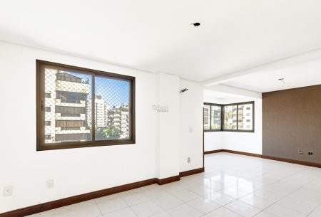 Apartamento Duplex com 130m², 3 quartos, 1 suíte, 3 vagas, no bairro Mont`Serrat em Porto Alegre