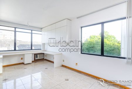 Sala com 27m², no bairro Rio Branco em Porto Alegre