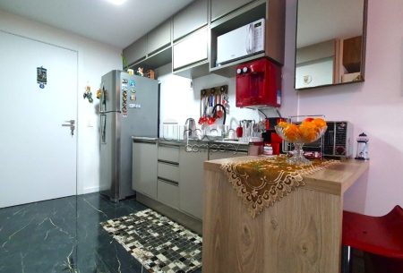 Apartamento com 40m², 1 quarto, 1 vaga, no bairro Azenha em Porto Alegre