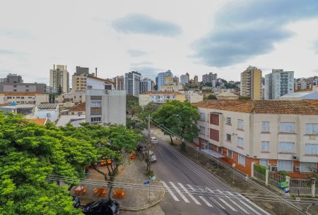 Loft com 27m², 1 quarto, no bairro Santa Cecília em Porto Alegre