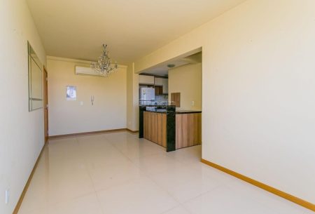 Apartamento com 77m², 3 quartos, 1 suíte, 2 vagas, no bairro Vila Jardim em Porto Alegre