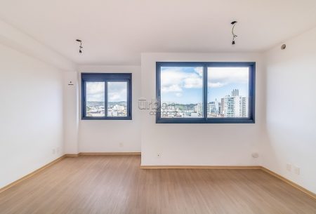 Apartamento com 71m², 3 quartos, 1 suíte, 1 vaga, no bairro Menino Deus em Porto Alegre