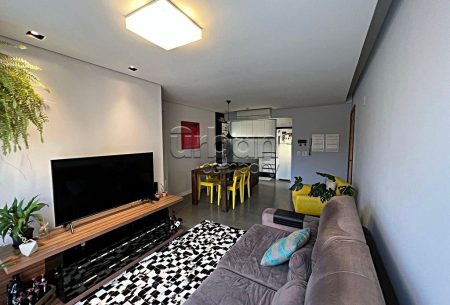 Apartamento com 75m², 3 quartos, 1 suíte, 2 vagas, no bairro Partenon em Porto Alegre