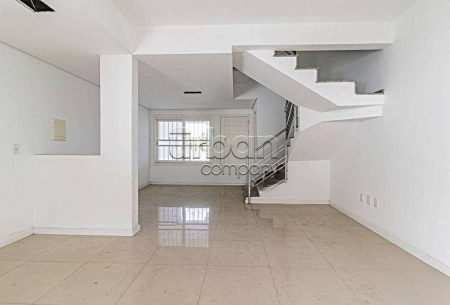 Casa com 144m², 2 quartos, 2 vagas, no bairro Jardim Itu-Sabará em Porto Alegre