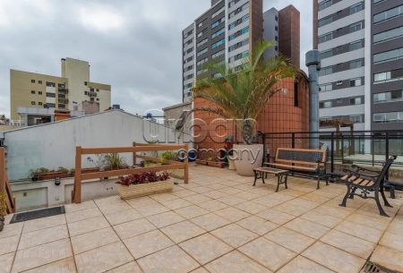 Cobertura com 206m², 3 quartos, 1 suíte, 1 vaga, no bairro Petrópolis em Porto Alegre