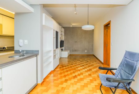 Apartamento com 82m², 3 quartos, 1 suíte, 2 vagas, no bairro Petrópolis em Porto Alegre