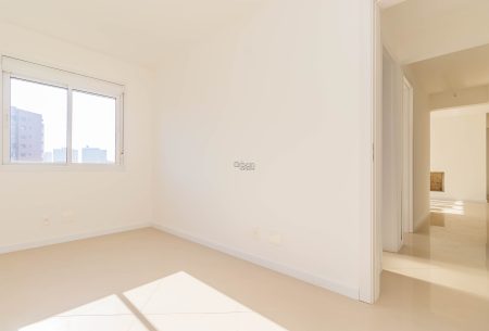 Apartamento com 115m², 3 quartos, 1 suíte, 4 vagas, no bairro Passo da Areia em Porto Alegre