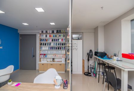 Sala com 24m², no bairro Jardim Lindóia em Porto Alegre