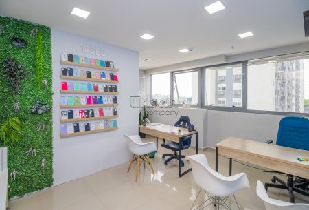 Sala com 24m², no bairro Jardim Lindóia em Porto Alegre