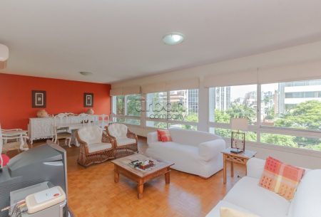 Apartamento com 167m², 3 quartos, 1 suíte, 1 vaga, no bairro Moinhos de Vento em Porto Alegre