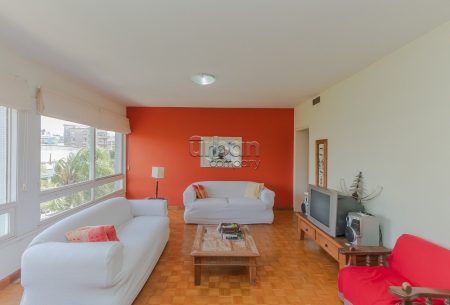 Apartamento com 167m², 3 quartos, 1 suíte, 1 vaga, no bairro Moinhos de Vento em Porto Alegre