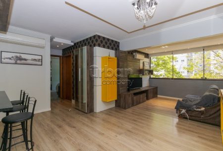 Apartamento com 75m², 2 quartos, 1 suíte, 2 vagas, no bairro São Sebastião em Porto Alegre