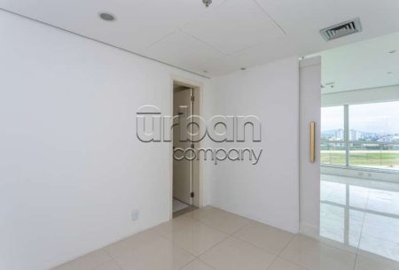 Sala com 42m², 1 vaga, no bairro Cristal em Porto Alegre