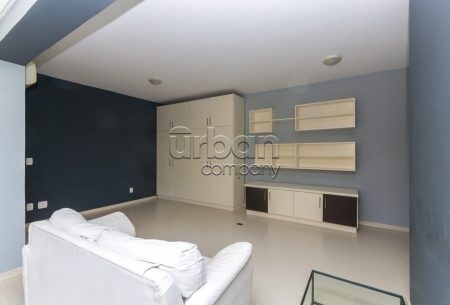 Apartamento com 44m², 1 quarto, 1 vaga, no bairro Mont Serrat em Porto Alegre