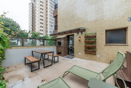 Apartamento Garden com 141m², 2 quartos, 1 suíte, 2 vagas, no bairro Bela Vista em Porto Alegre