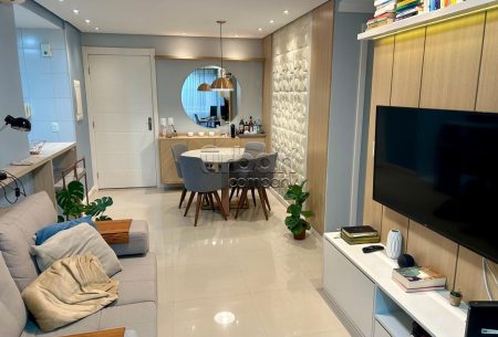 Apartamento com 62m², 2 quartos, 1 suíte, 1 vaga, no bairro Vila Ipiranga em Porto Alegre