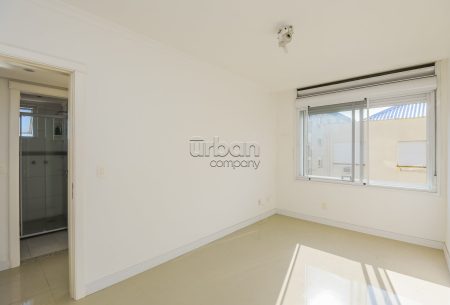 Apartamento com 71m², 2 quartos, 1 vaga, no bairro Passo da Areia em Porto Alegre