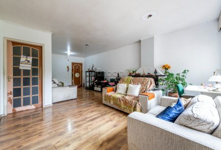 Apartamento com 133m², 3 quartos, 1 suíte, 1 vaga, no bairro Rio Branco em Porto Alegre