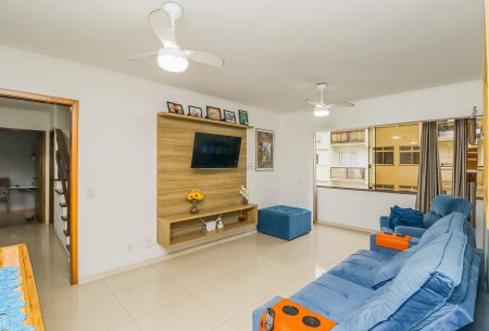 Cobertura com 193m², 3 quartos, 1 vaga, no bairro Santa Maria Goretti em Porto Alegre